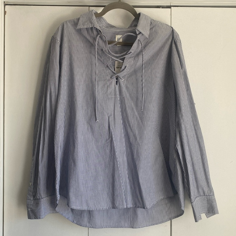 Gap stripped shirt